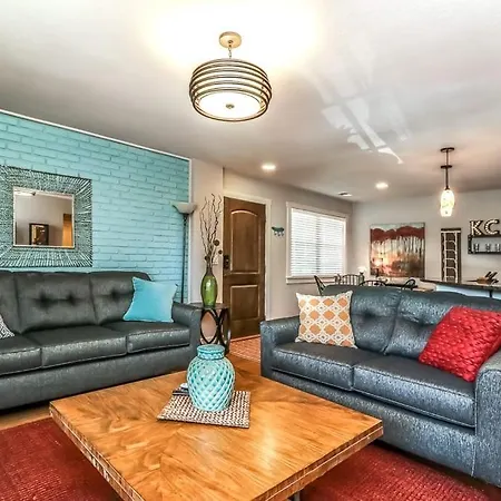 Villa Amazing Locale 2Kingbr 1Bth à Kansas City Extérieur photo