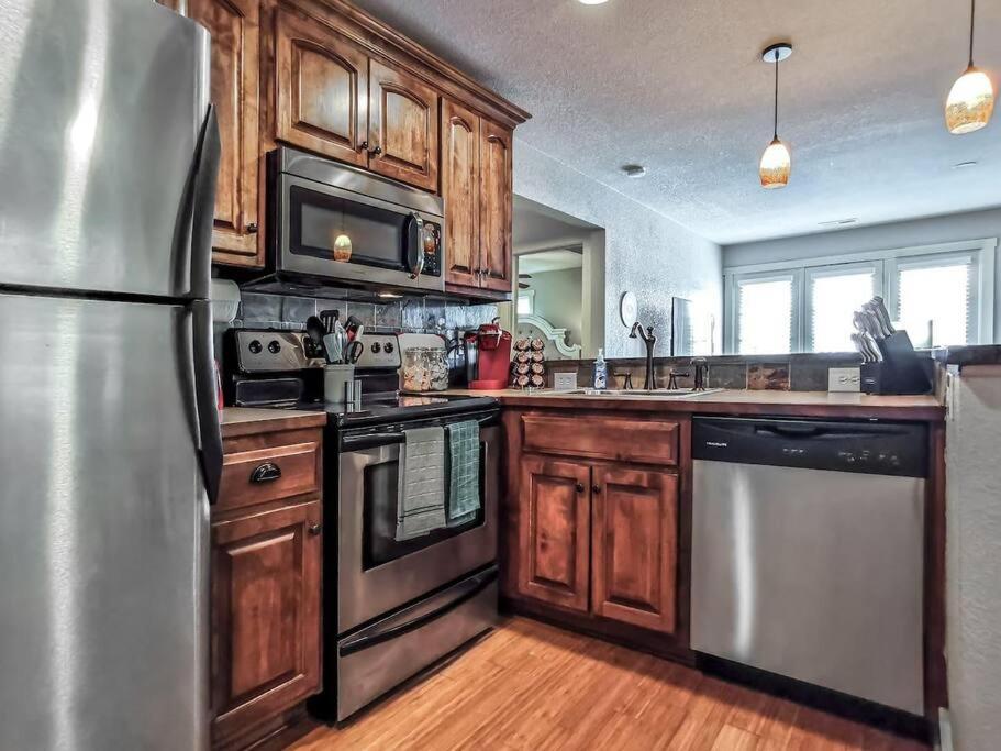 Amazing Locale 2kingbr 1bth Kansas City