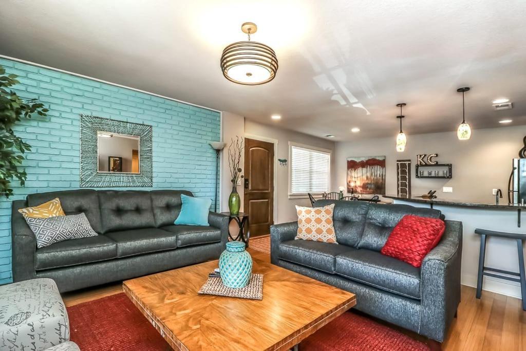 Amazing Locale 2kingbr 1bth * Kansas City